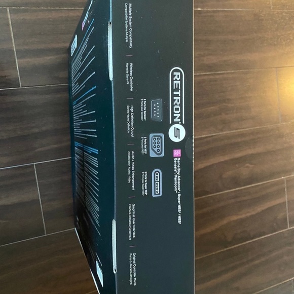 Retron 5 game System for NES , SNES , Sega, GBA games - Picture 2 of 3